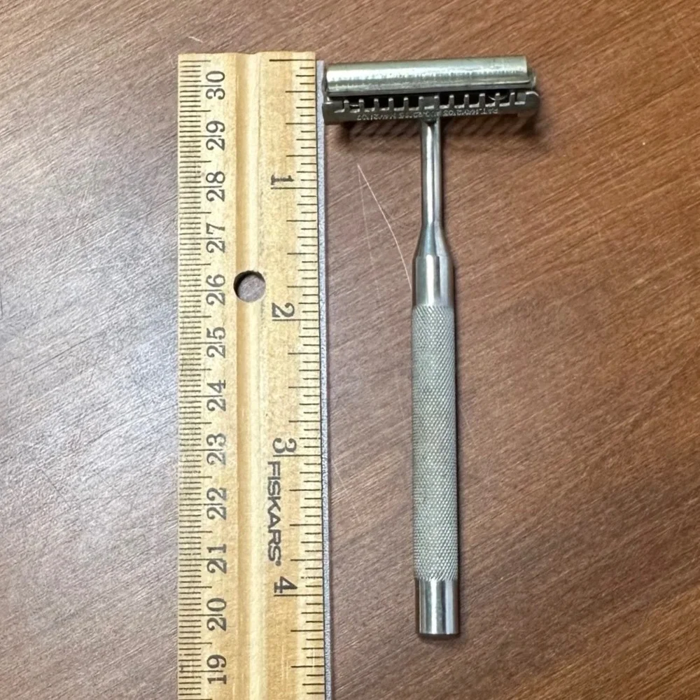 Vintage Wm Enders Safety Razor Trademark w Case Enders Speed Razor‎